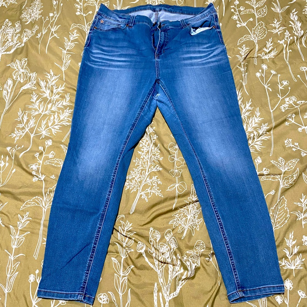 FREE WITH BUNDLE Jegging Jeans Size 16 Needs Repair